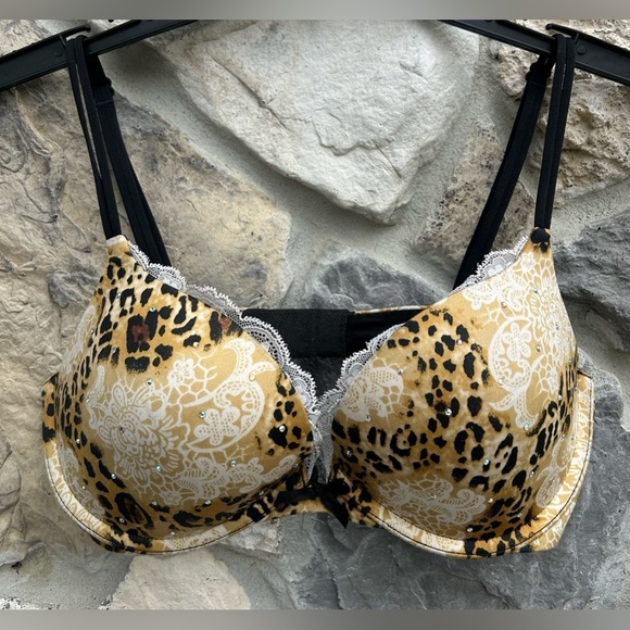 Victorias Secret Very Sexy Push Up Bra Size 34C Leopard Print Lace Rhinestones - Picture 1 of 4